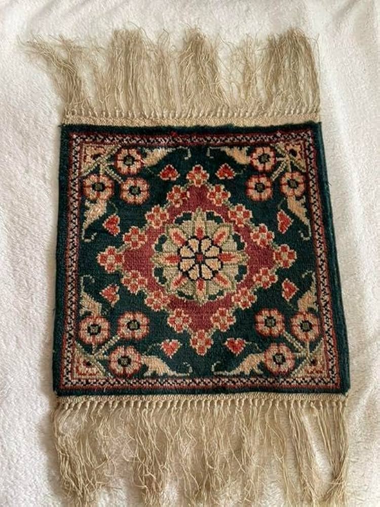 シルクロード絨毯  タペストリー 花瓶敷き Amazon.co.jp: シルクロード絨毯 花瓶敷き タペストリー : おもちゃ